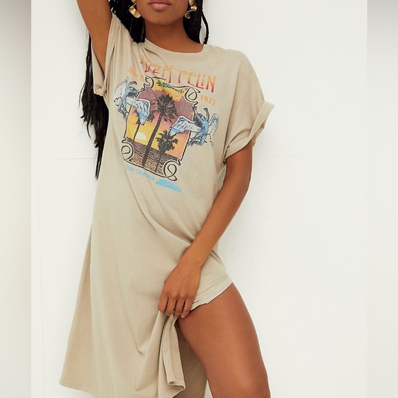 Daydreamer Led Zeppelin 1977 Maxi Tee - Picture 1 of 2